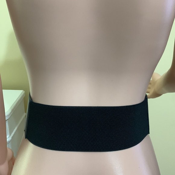 🌹Faux Leather & Elastic Ladies Fashion Belt🌹 - Picture 2 of 2